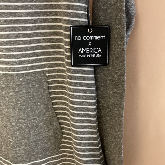 Long sleeved light weight hooded tee - Picture 3 of 4